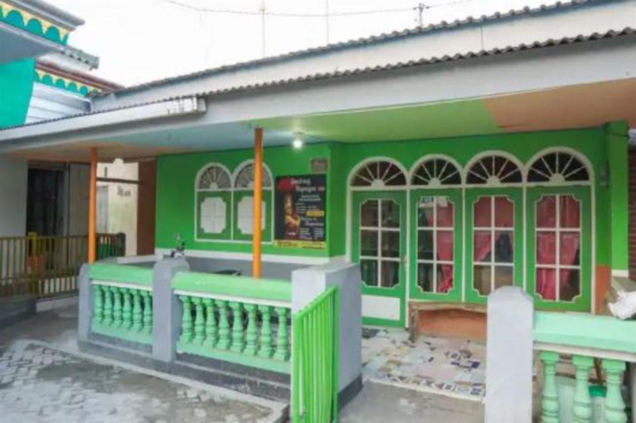 בניוואנגי Gandrung Payungan Family Inn מראה חיצוני תמונה